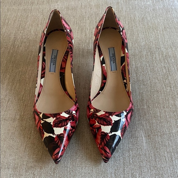 Prada Pink Floral Print Patent Leather Pointed-Toe Pumps Heels Size 37.5 /7.5 US - Picture 4 of 15